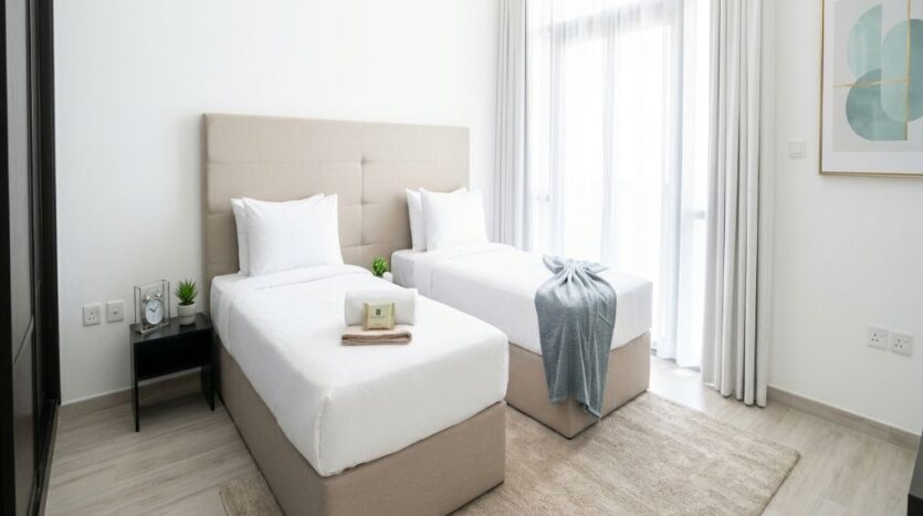 LUXURIOUS FULLY FURNISHED 3-BEDROOM APARTMENT FOR RENT