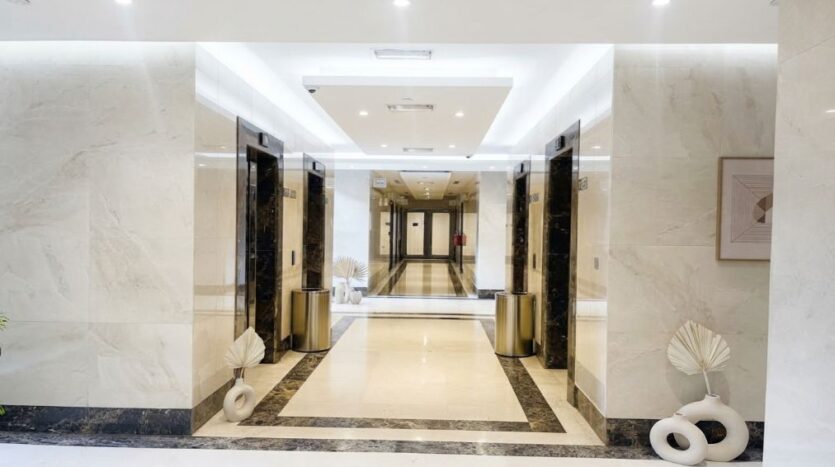 LUXURIOUS FULLY FURNISHED 3-BEDROOM APARTMENT FOR RENT