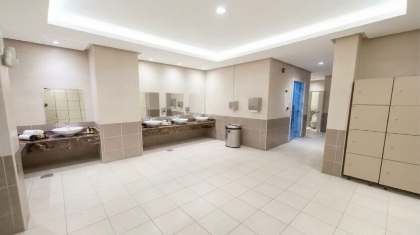 LUXURIOUS FULLY FURNISHED 3-BEDROOM APARTMENT FOR RENT