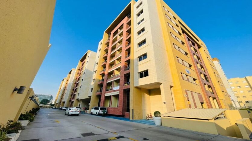 LUXURIOUS FULLY FURNISHED 3-BEDROOM APARTMENT FOR RENT