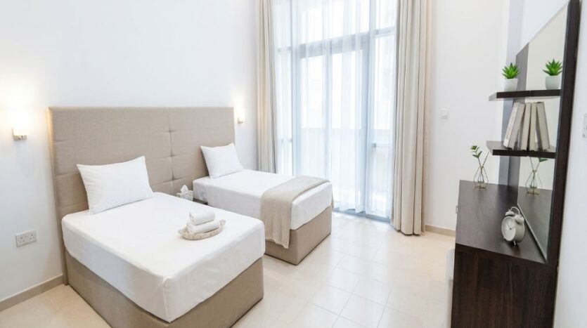 LUXURIOUS FULLY FURNISHED 3-BEDROOM APARTMENT FOR RENT